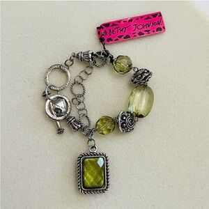 listing-status-banner